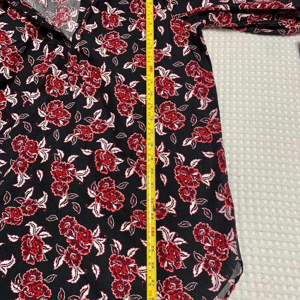 LANDS END WRINKLE FREE NO IRON FLORAL BUTTON DOWN
TUNIC BLOUSE-SIZE 12 - Picture 9 of 13